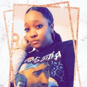 Meet your Posher, Tia